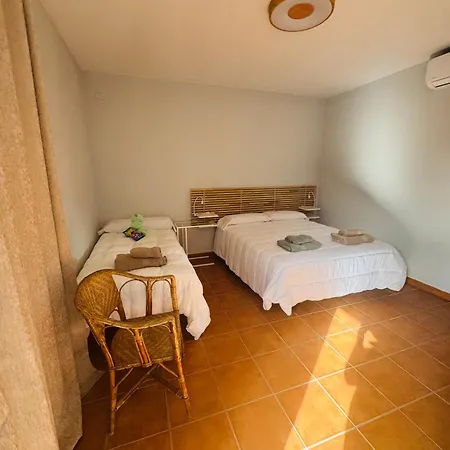 La Casa Del Pueblo Con Piscina Y Barbacoa Holiday home Cordobilla de Lacara