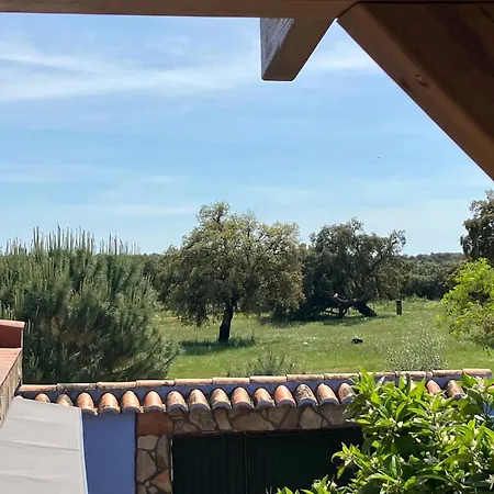 La Casa Del Pueblo Con Piscina Y Barbacoa Holiday home *